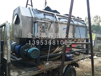 點(diǎn)擊查看詳細(xì)信息<br>標(biāo)題：微濾式固液分離機(jī)鴨糞現(xiàn)場(chǎng) 閱讀次數(shù)：4160